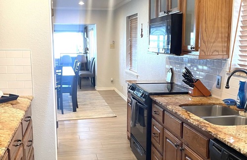 Cedar Creek Reservoir Casa | Lakehouse - The Blue Bungalow