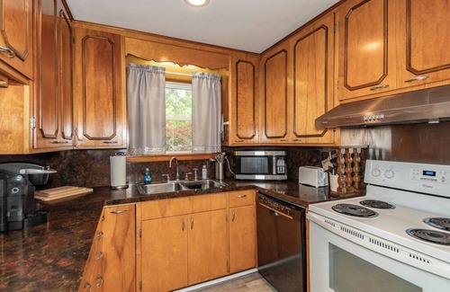 Ashtabula Casa | Impresionantes puestas de sol de Este Lakehurst Bungalow