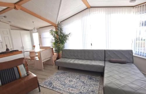 Overstone Casa | Lakes and woodlands hiking Overstone Holiday Park