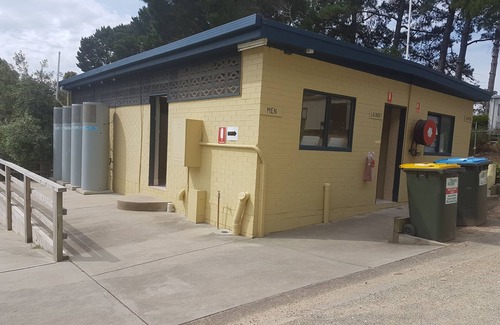 Kalimna Alquiler De RV | Lakes Caravilla Caravan Park