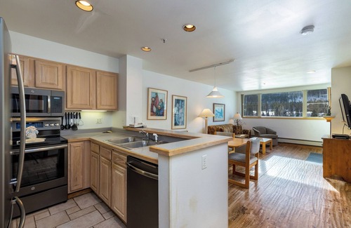 Lakeside Village Apartamento | Lakeshore #1530