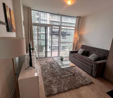 Humber Bay Apartamento | Lakeshore view 1 Bedroom Penthouse