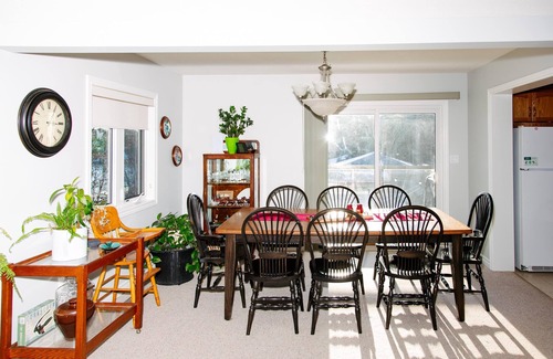 Minden Cabaña | Lakeside Bliss in Haliburton's Hidden Gem
