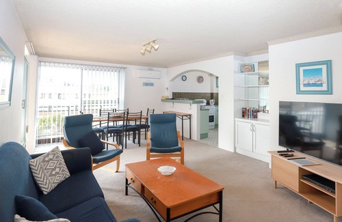 Forster Apartamento | Lakeside. Breezy. Serendipity.