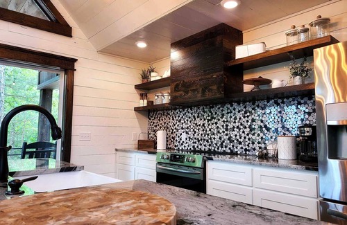 Mena Cabina | Lakeside Cabin HotTub | Kayak/Fish | AtvTrls