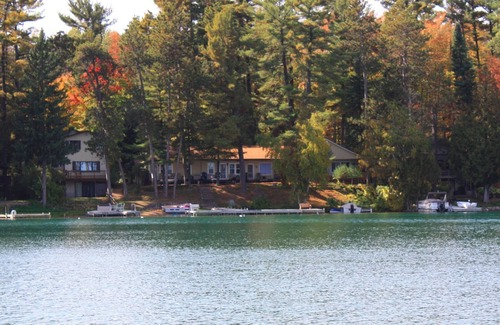 Waupaca Cabaña | Retiro de cabina en la cadena O'Lakes de Waupaca