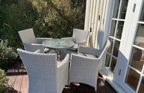 Skalsmara Casa | Lakeside Cabin with Panoramic Views