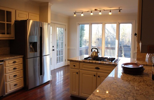 Greensboro Cabina | Lakeside Eco-Friendly Cabin Self Check-in