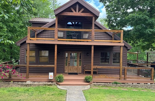 Eddyville Casa | Lakefront Entertainment Lodge