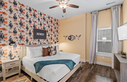 Hollister Cabina | Lakeside Escape w/ Hot Tub + NEW Private Fire Pit