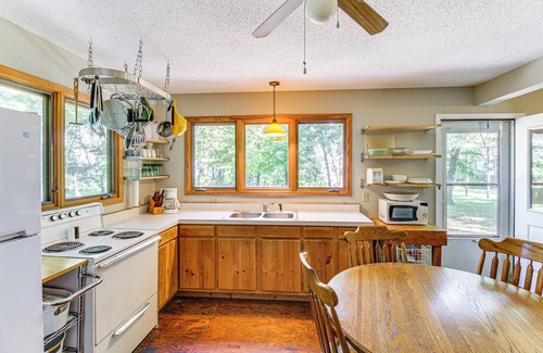Clitherall Cabina | Lakeside Getaway w/ Dock: West Battle Lake Cabin