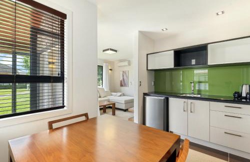 Karapiro Hotel | Lakeside Health and Wellness Resort