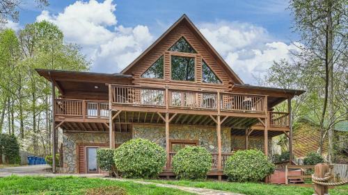 Sherrills Ford Casa | Lakeside Lodge by AvantStay Hot Tub Dock