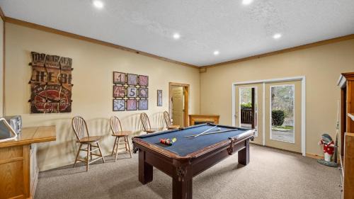 Sherrills Ford Casa | Lakeside Lodge by AvantStay Hot Tub Dock