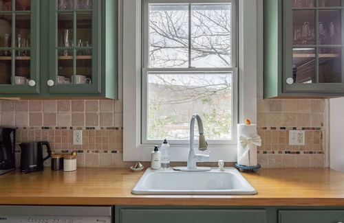 Pine Plains Casa | Lakeside Peninsula Escape