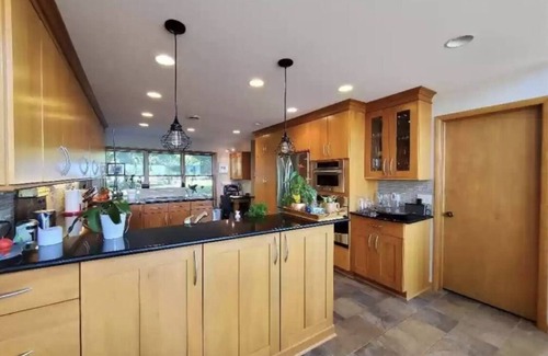 Avon Lake Casa | Lakeside Resort Home: Sunsets, fishing, paddling - pet friendly