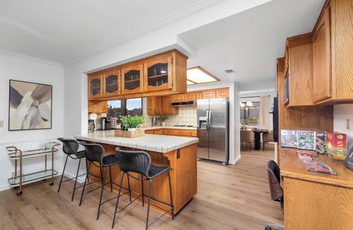Victorville Casa | Lakeside Retreat Hot Tub, Fire Pit, 4BR/3BA