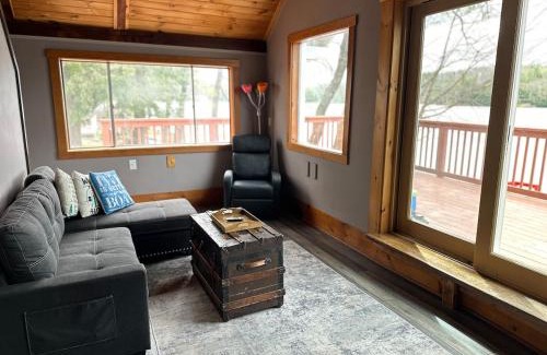 Rindge Casa | Lakeside Retreat - HOT TUB, Swimming, Boats