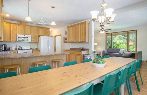 Whitehall Casa | Lakeside Retreat - Peak Fall Colors, Fire Pit, Hiking, Near Lake MI