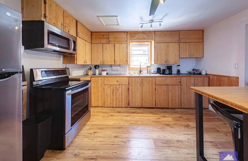 Deseronto Casa | Lakeside Serenity: Charming 3-Bedroom Retreat