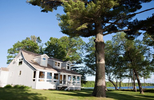Deerwood Casa | Tranquilidad junto al lago en el corazón de Lake Country