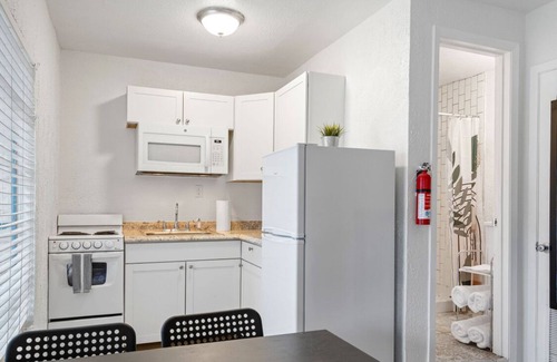 Volente Cabina | LakeTravis Bungalow 4