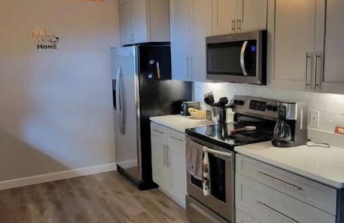 Young Harris Cabina | Lakeview Cabin with hot tub