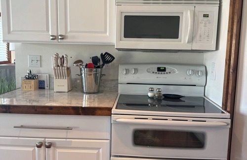 Davenport Casa | Lakeview Getaway, very close to Marina, Boating, Fishing & Wildlife Paradise!