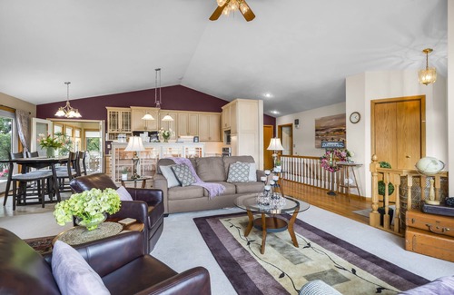 Delhi Casa | Lakeview Living - Entire Guest House - Perfect for your Holiday or Vacation!