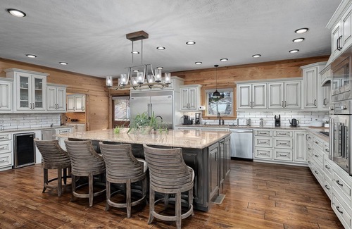 Arley Casa | "LAKEVIEW": No Steps, HOT TUB, Boat/Swim Dock, Elevator