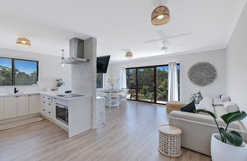 The Entrance North Apartamento | Lakeview on Lynch