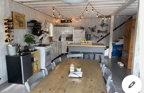 Catchacoma Cabaña | Lakeview Sunrise Island Cottage, Swim, Play Relax.