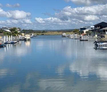 Yamba Apartamento | Lakeview Yamba Water Front Access 1 small Pet Friendly