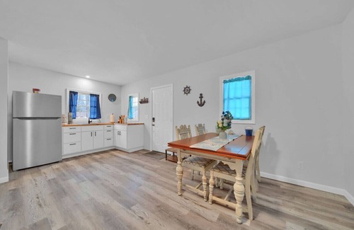 North Lakeport Casa | Lakewood Retreat - Hot Tub Open, Couples Getaway!