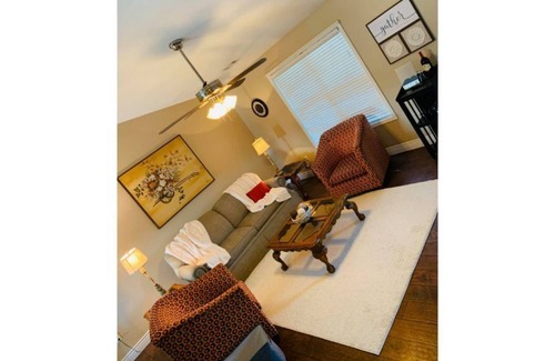 Sikeston Casa | Lambert’s Homestead. Very Cozy & Clean 5 bed home.