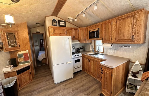 Bradford Cabaña | Lamoka Lake 4-season tiny house for boating, ice-fishing, hunting, wineries