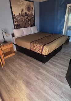 Independence Hotel | Lamplighter Inn Independence