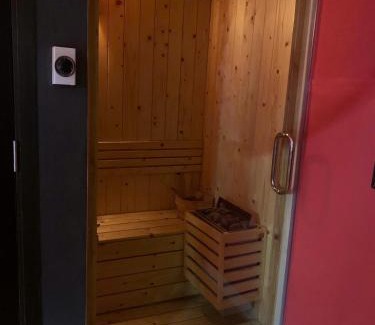 Binh Chanh Hotel | Lan Quế Phường Hotel