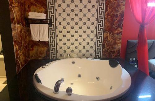 Binh Chanh Hotel | Lan Quế Phường Hotel