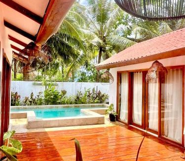 Katiet Casa | Lances right Surfhouse