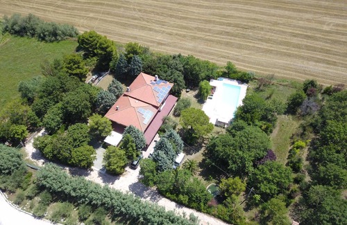 Fano Casa | Landhaushaelfte con 1 hectárea de jardín natural y vistas al mar abierto