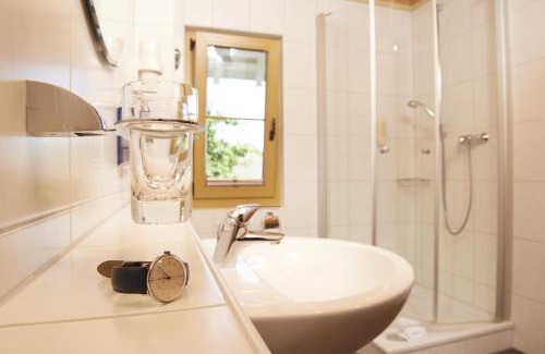 Grafenhausen Hotel | Landhotel Haringerhof mit Saunawelt und Naturbadeteich