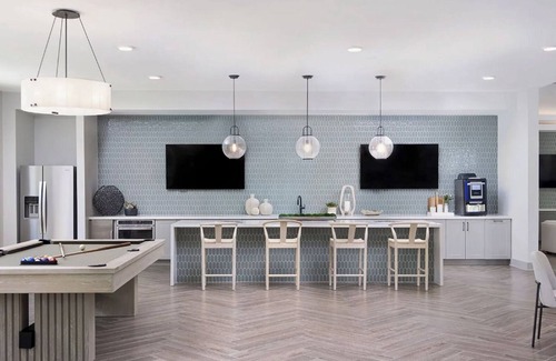 Candler Apartamento | Landing | Stunning 1BD, Pool, Clubhouse