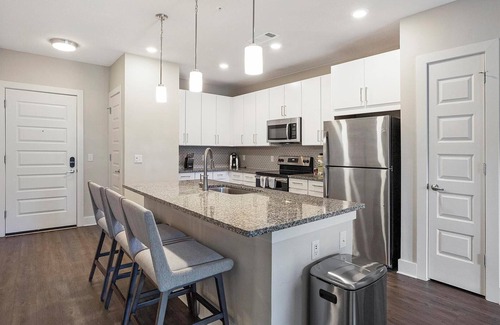 Woodburn Apartamento | Landing | Amazing 2BD, Pool, Gym