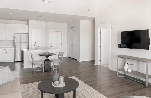 Belle Mina Apartamento | Landing | Amazing 2BD, Pool, Courtyard