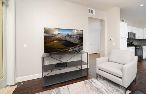 Mission Viejo Apartamento | Landing at Adagio on the Green - 2 Bedrooms in Downtown Mission Viejo