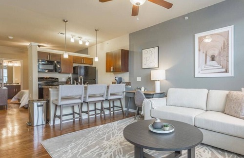 South Oklahoma City Apartamento | Landing at Avia at the Lakes - Studio in South Oklahoma City