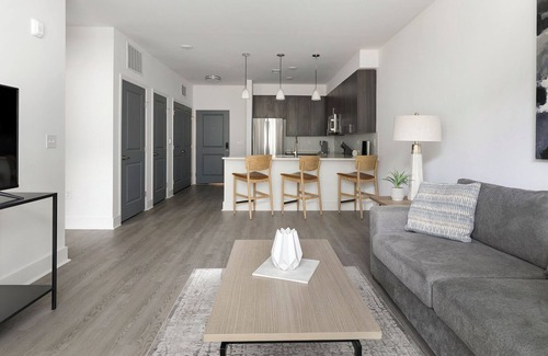Crestwood South Apartamento | Landing at Crestline