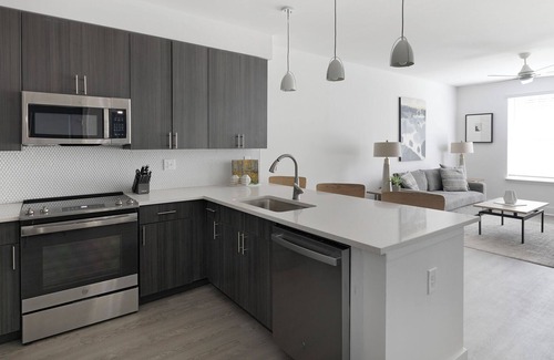 Crestwood South Apartamento | Landing at Crestline