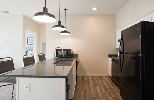 Toledo Apartamento | Landing at Marina Lofts - 2 Bedrooms in East Toledo